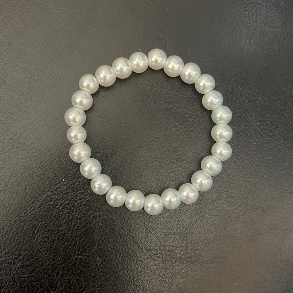 New Badgley Mischka Elegant Pearl Bracelet